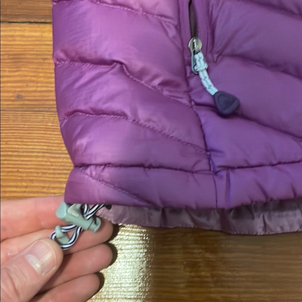 Mountain Hardwear women’s XS Purple Puffer Jacket with Hood - Picture 5 of 8
